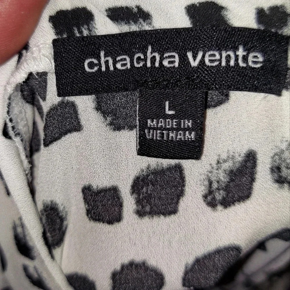 SLEEVELESS Black And White Top - Picture 3 of 5